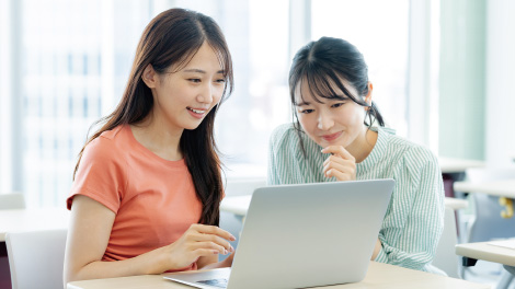 実務で使用する専用ソフトが学べる